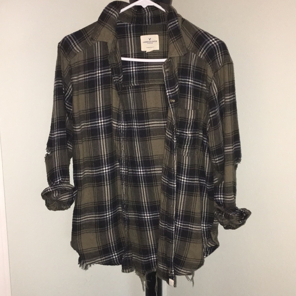 FLANNEL W/ DISTRESSED DETAIL